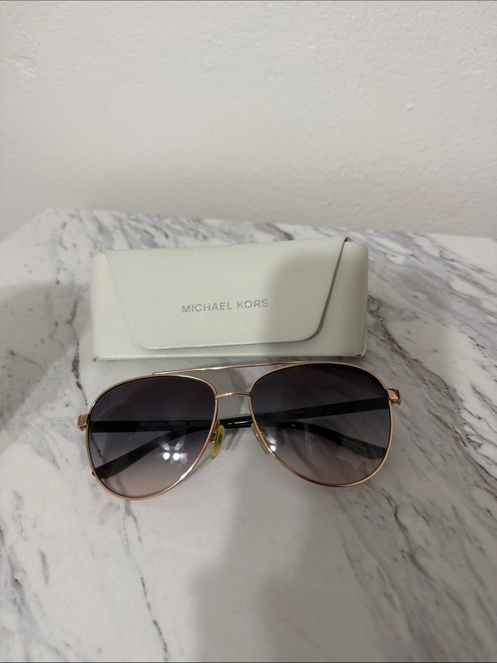 Michael Kors Black and Gold Aviator Sunglasses MK 5007 (Hvar) - Picture 4 of 4